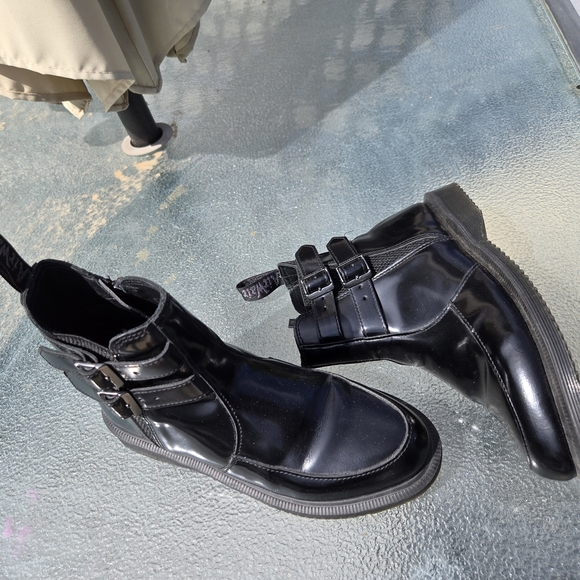 Dr. Martens Flora II Sz US 6 AirWair Heel Smooth Leather Buckle Chelsea Zipper - Picture 4 of 16